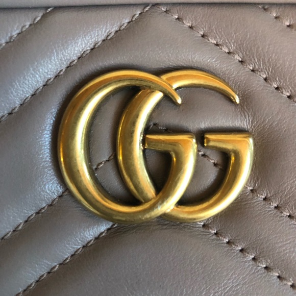 SOLD - Gucci Mini Marmont Camera Bag - Picture 3 of 8